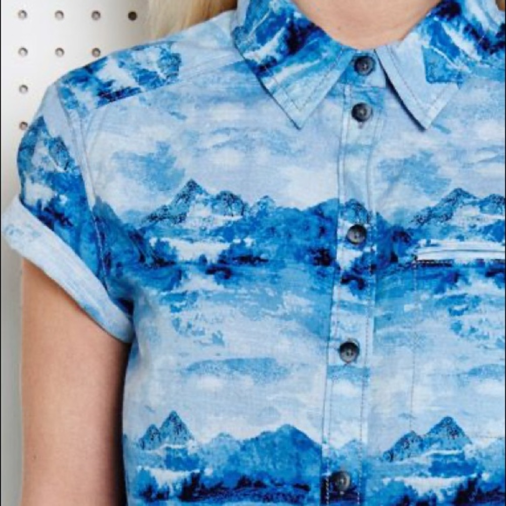 BDG Mountain Button Down